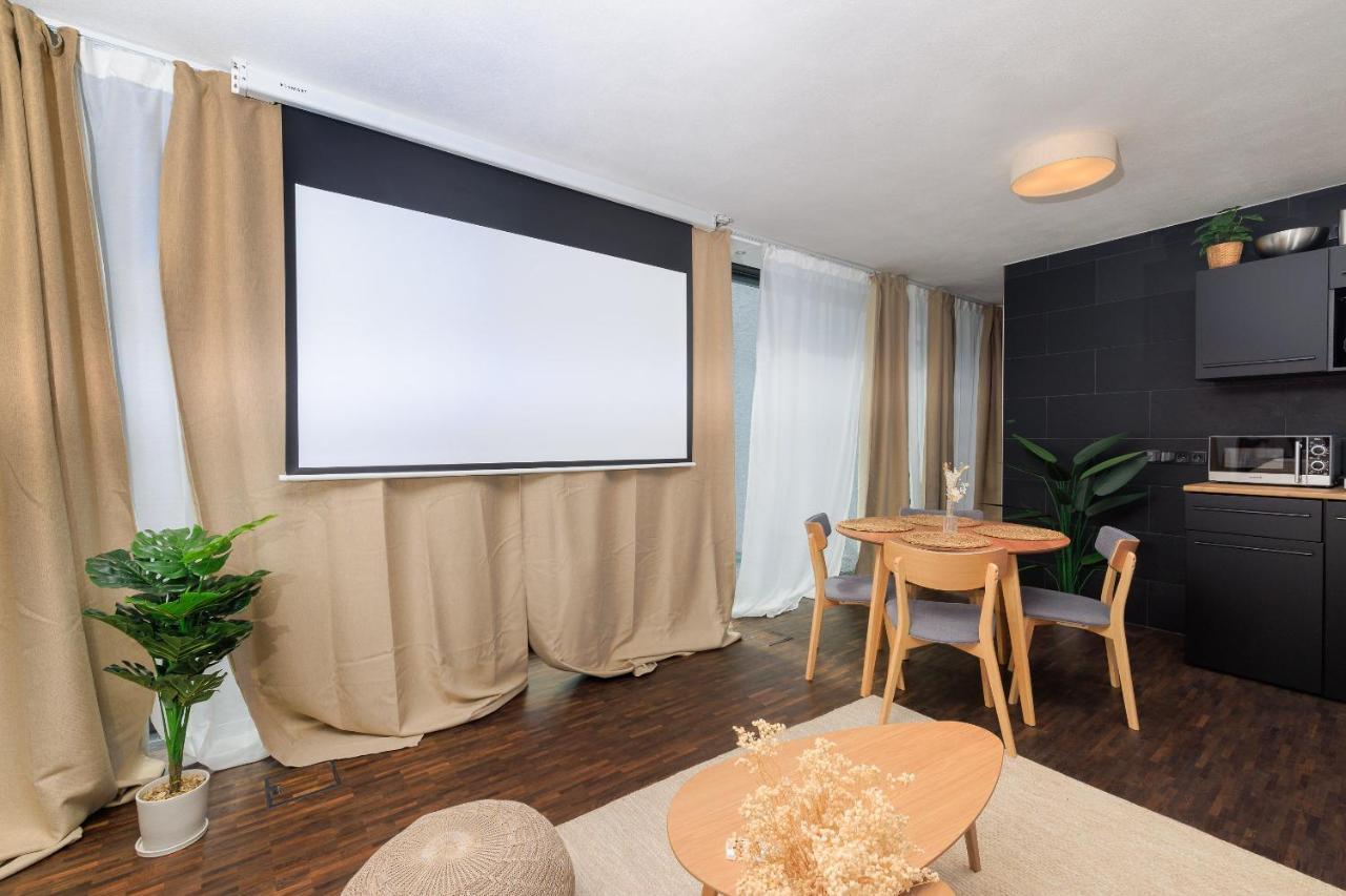 Global Living - Design Apartment I Rathausplatz I Beamer I Ac I Kitchen I Augsburg Ngoại thất bức ảnh