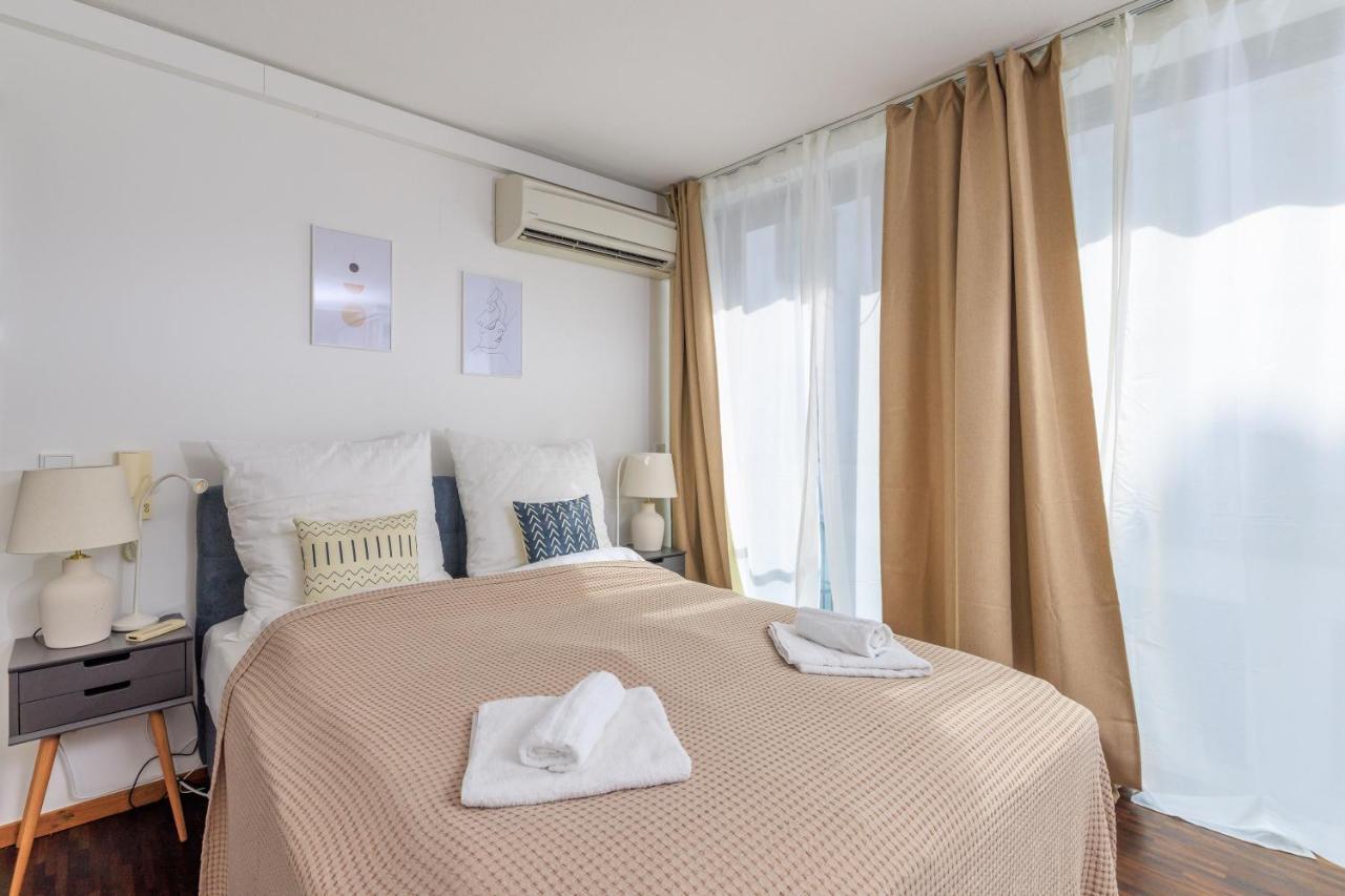 Global Living - Design Apartment I Rathausplatz I Beamer I Ac I Kitchen I Augsburg Ngoại thất bức ảnh